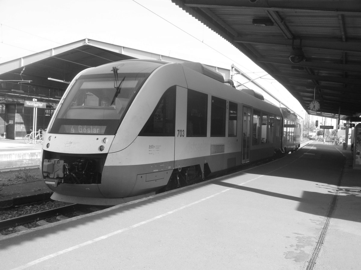 OLA VT 703 (648 297/797 D-OLA) als HEX4 mit ziel Goslar im Bahnhof Halle (Saale) Hbf am 15.5.17