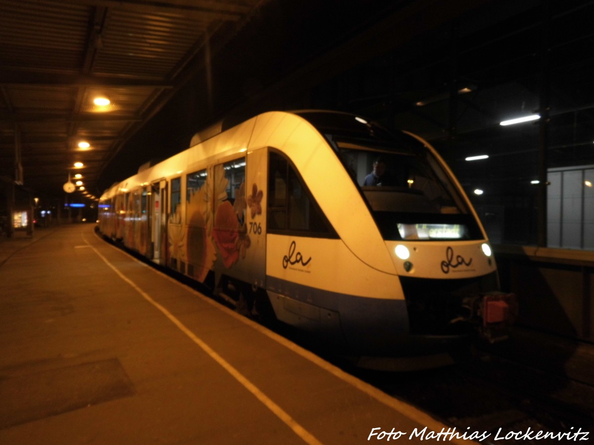 OLA VT 706 im Bahnhof Halle (Saale) Hbf am 16.12.15