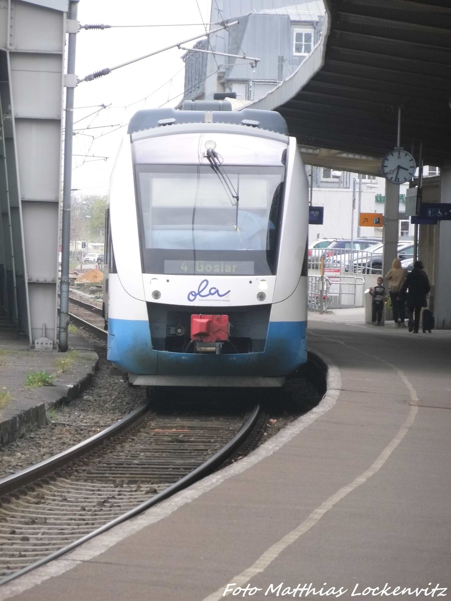 OLA VT 706 im Bahnhof Halle (Saale) Hbf am 13.4.16