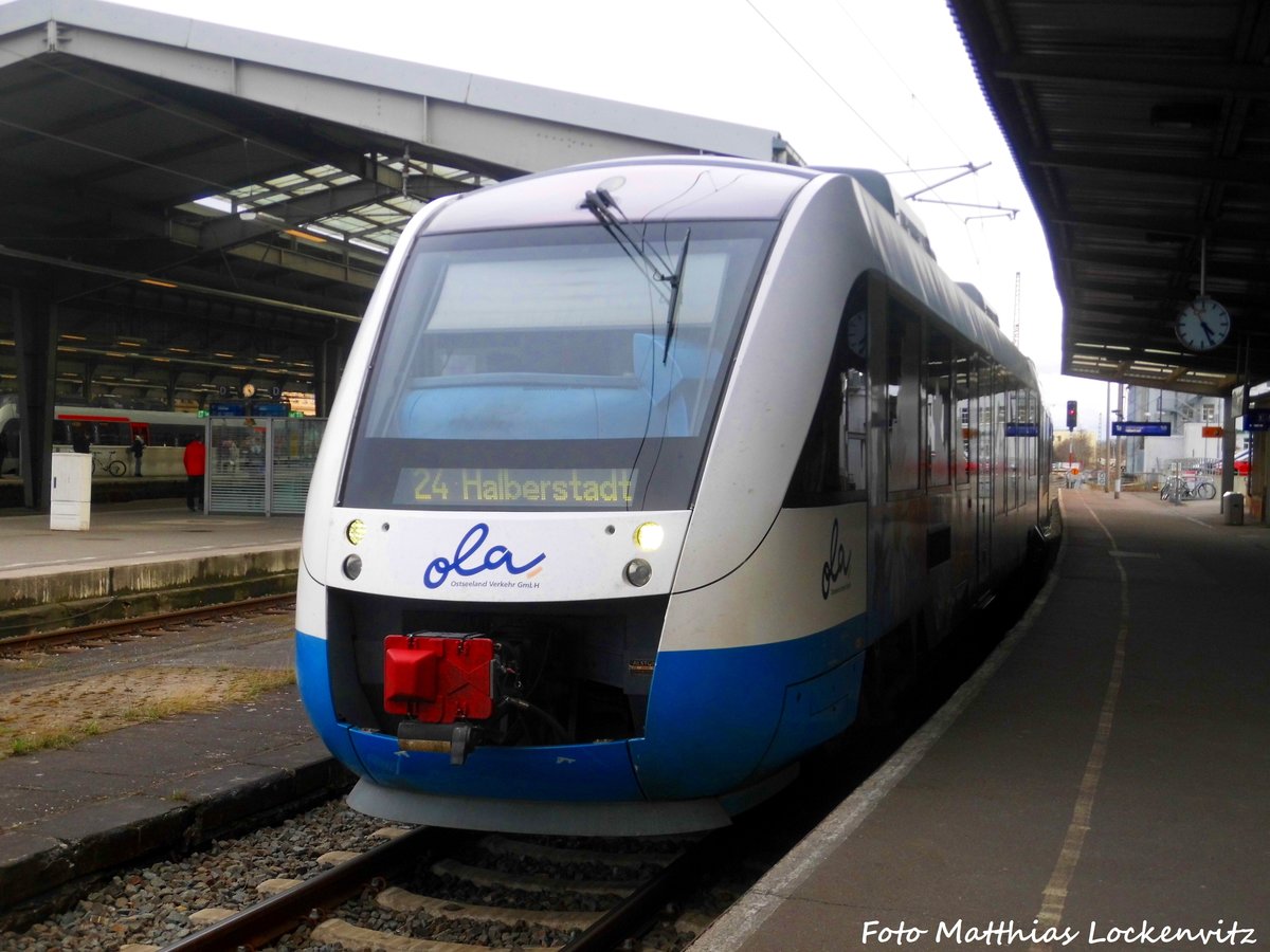 OLA VT 706 im Bahnhof Halle (Saale) Hbf am 18.3.17