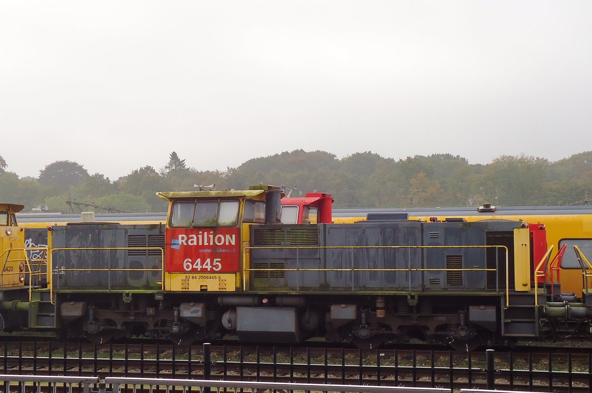 Organisch grün auf der z-gestellte 6445 wird am 17 Oktober b2014 in Amersfoort gesichtet.