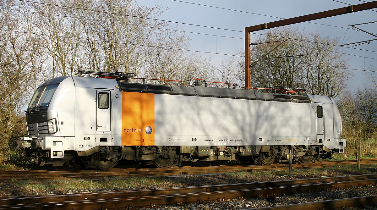 Paribus/NRAIL 193 921-4, REV/MMAL/21.10.20, einer der ersten Vectronen mit Baujahr 2010 der in Schweden bei Skandinaviska Jernbanor AB im Dienst war zu Gast in Pattburg/DK, 08.04.2022