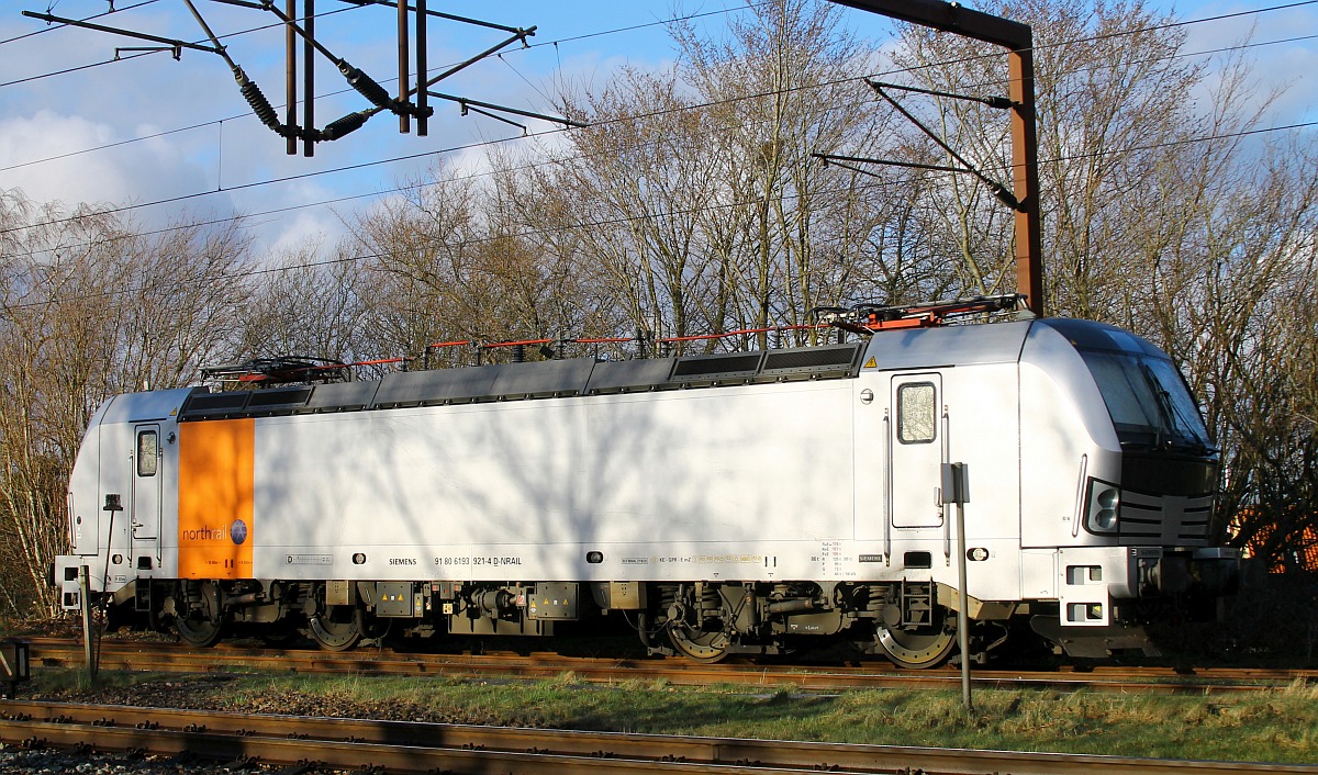 Paribus/NRAIL 193 921-4, REV/MMAL/21.10.20, einer der ersten Vectronen mit Baujahr 2010 der in Schweden bei Skandinaviska Jernbanor AB im Dienst war zu Gast in Pattburg/DK, 08.04.2022 II