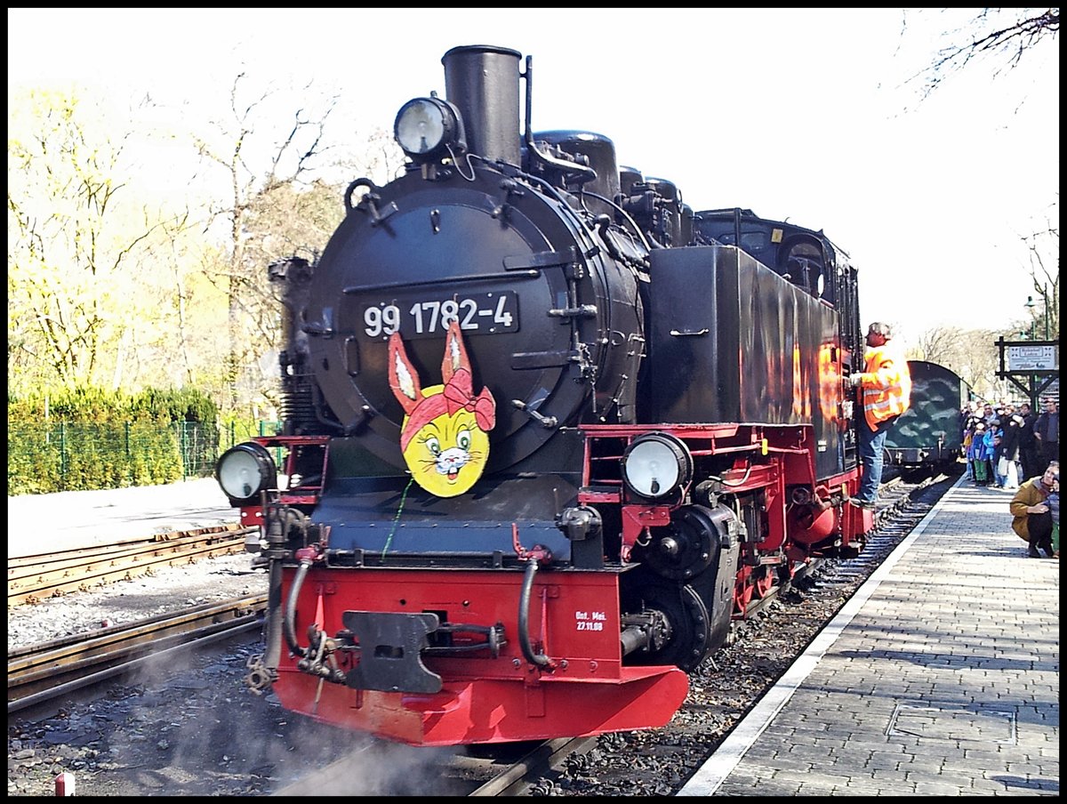 Passend zu Ostern: 99 1782-4 in Göhren zur Ostersonderfahrt am 18.04.2013
Zwar nicht das beste Bild, aber Frohe Ostern!