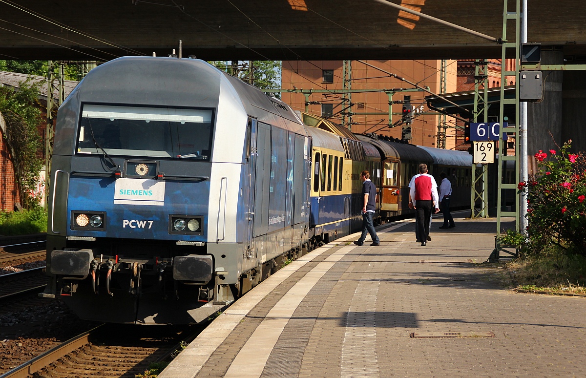 PCW 7(Prüf und Validationscenter Wegberg-Wildenrath)oder 223 081-1 mit dem SDZ 91708 nach Heilbronn/Wildenrath, HH-Hbf, 09.06.12