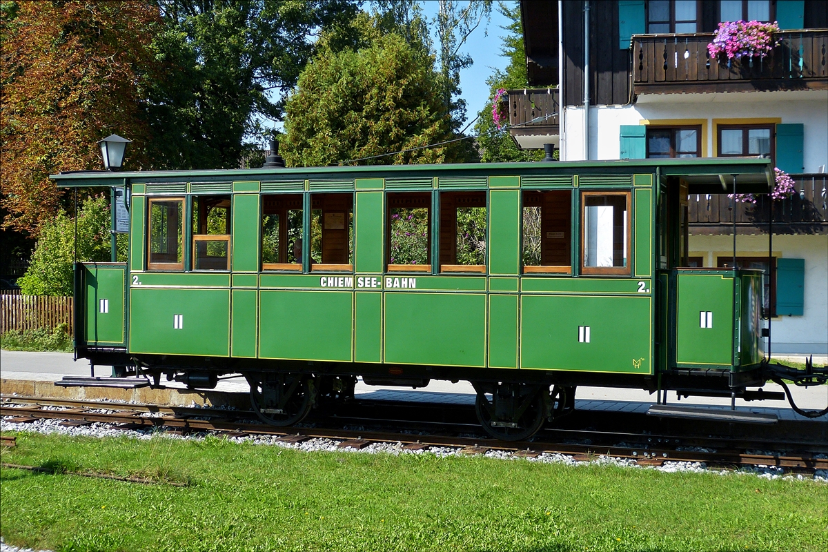 Personewagen Nr.2 der Chiemseebahn an Endbahnhof Prien Stock beim Schiffsanleger am Chiemsee.  16.09.2018 (Hans)