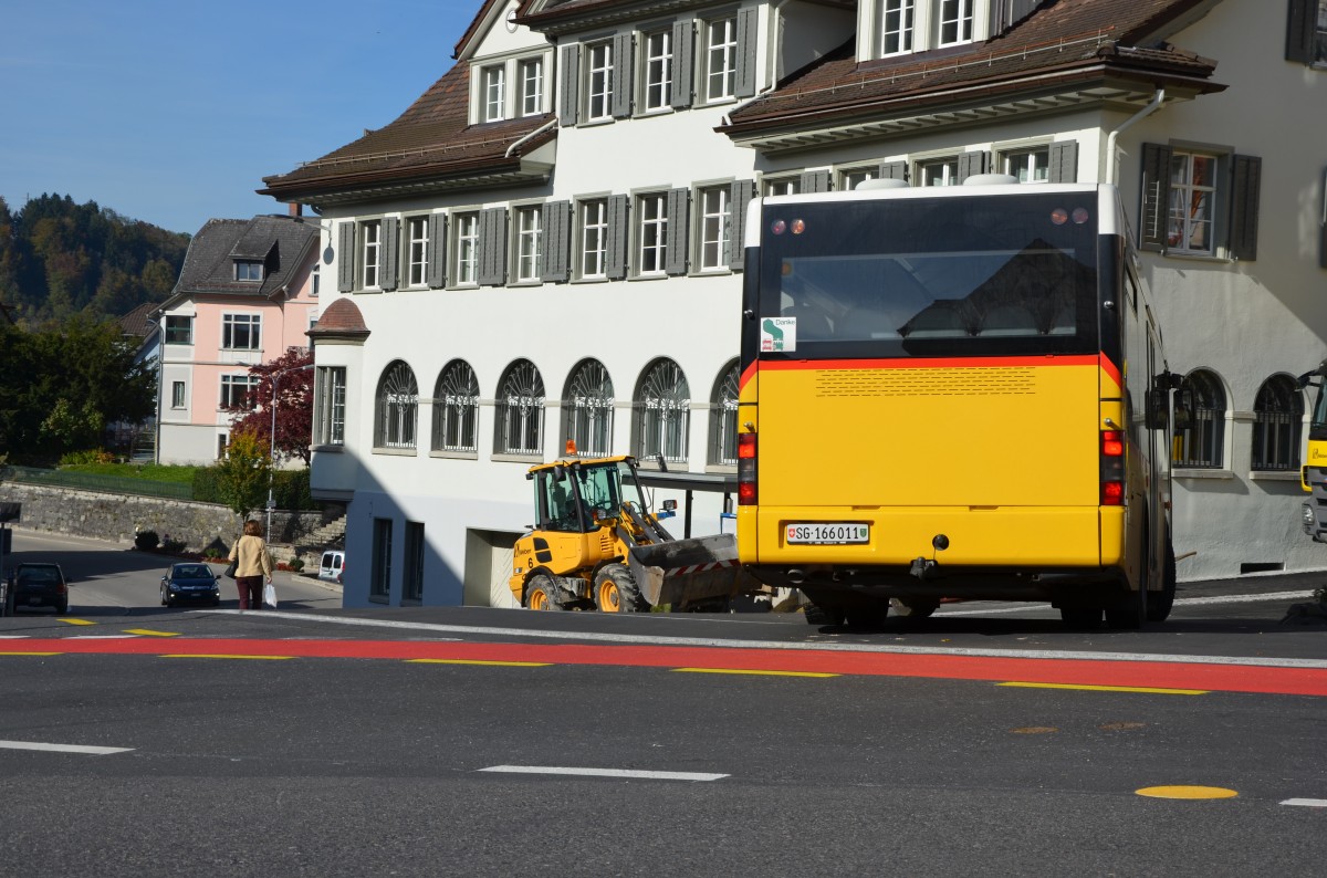 POSTAUTO-MAN Niederflurbus 2.Generation Baujahr 2001 in Lichtensteig am 18.10.13 