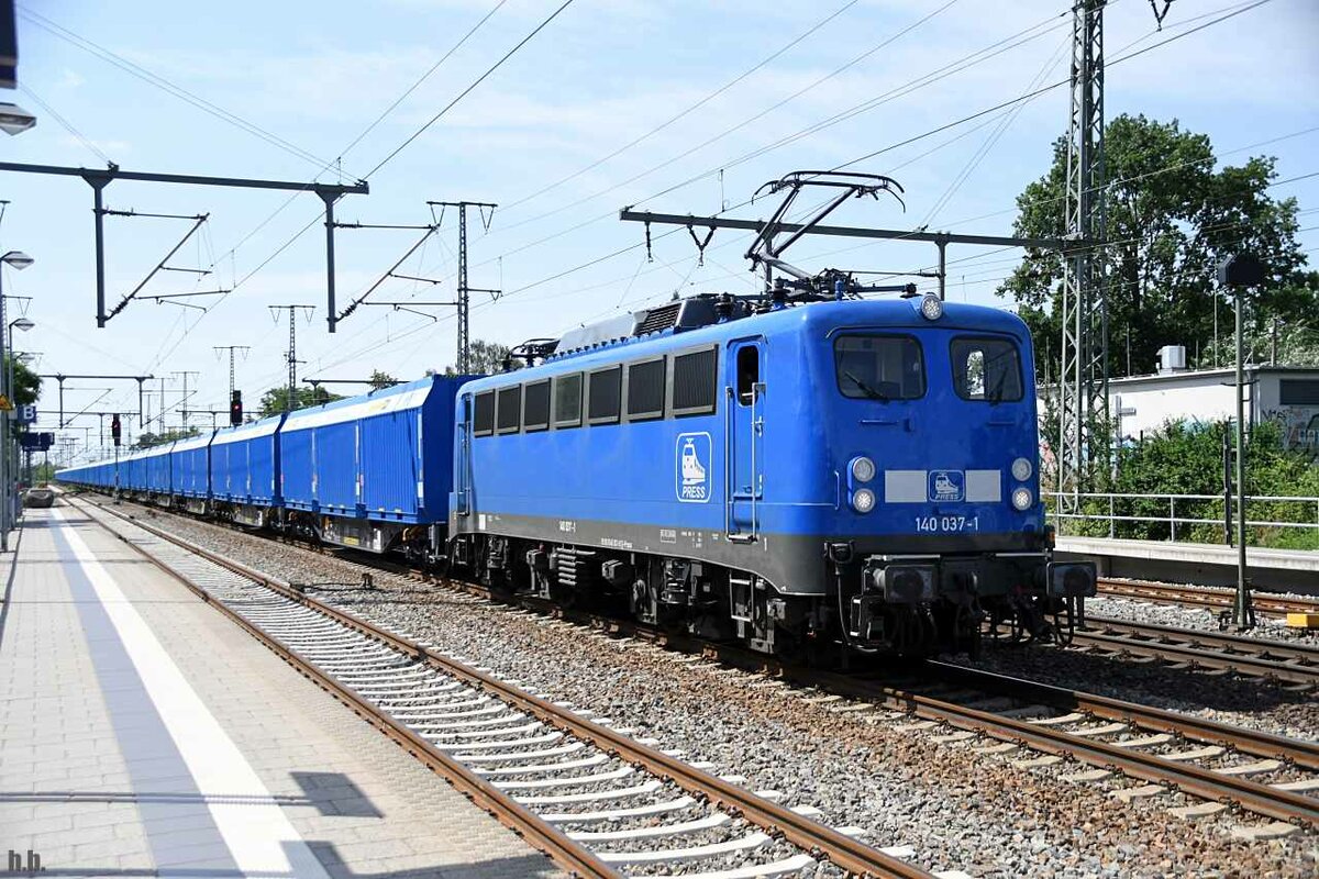 press 140 037-7 fuhr mit einen ganzzug durch golm bei potsdam,13.07.21