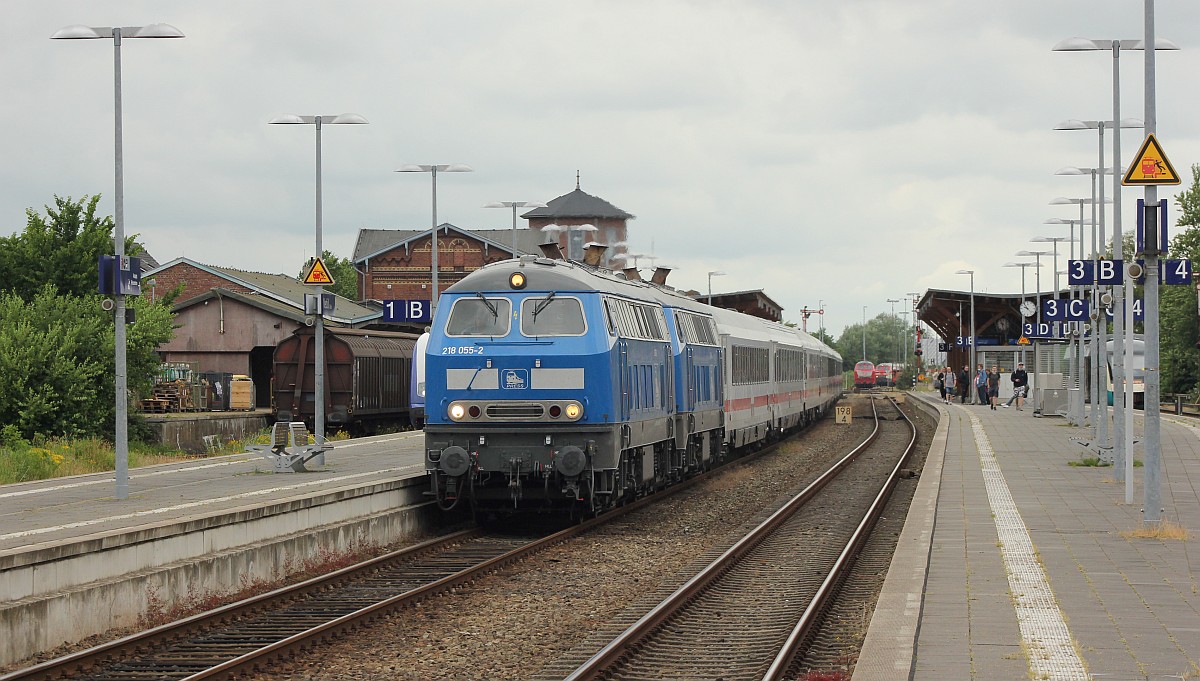 PRESS 218 055 und 054 mit IC 2311 Ausfaahrt Niebüll bhf. 28.06.2020