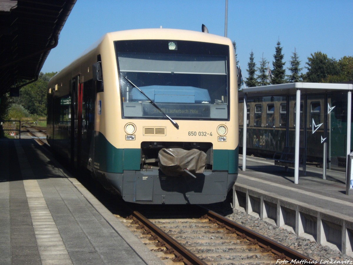 PRESS 650 032-4 als PRE 81269 mit ziel Lauterbach Mole im Bahnhof Putbus am 6.9.13