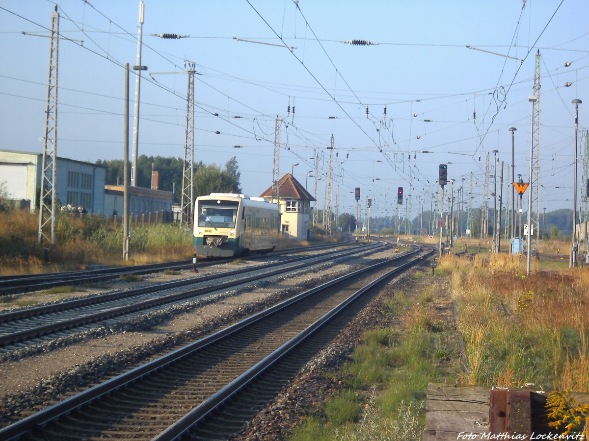 PRESS 650 032-4 als PRE 81254 bei der Einfahrt in den Bahnhof Bergen auf Rgen am 10.9.13