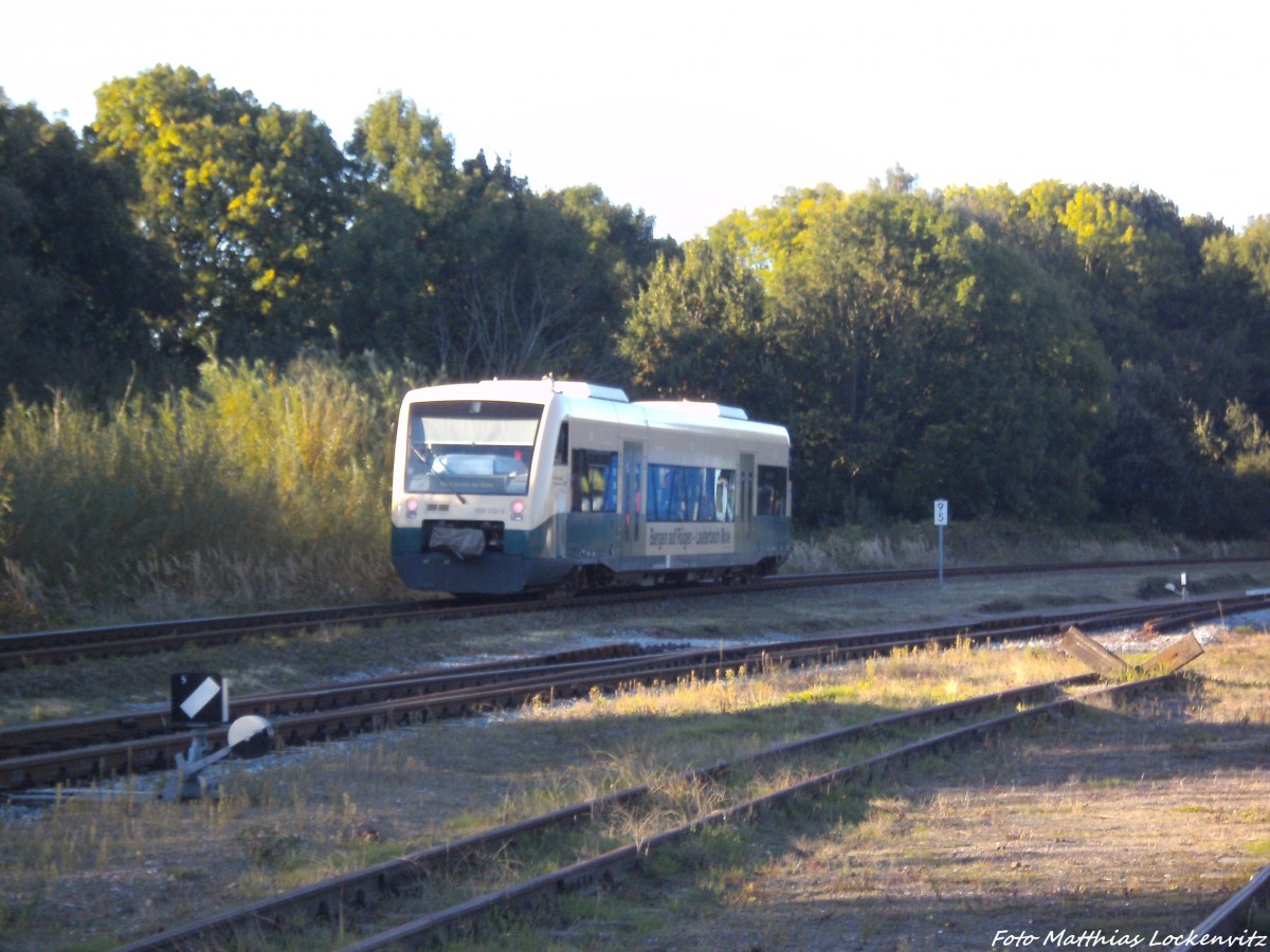 PRESS 650 032-4 als PRE 81272 mit ziel Bergen auf Rgen bei der Ausfahrt aus Putbus am 2.10.13