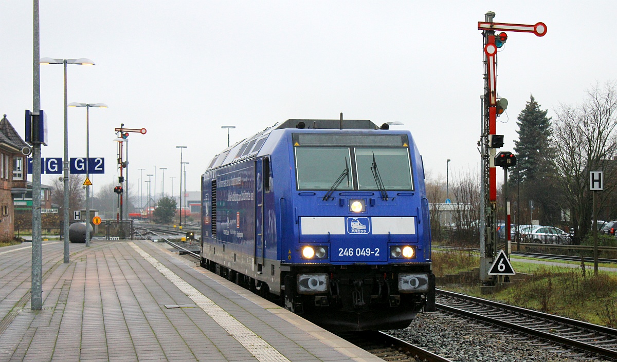 PRESS/DB 246 011-1 beim umsetzen im Bhf Niebüll. 12.12.21 II