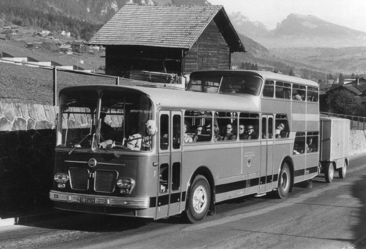 (Q 13) - Aus dem Archiv: AFA Adelboden - Nr. 7/BE 26'707 - FBW/Vetter-R&J Anderthalbdecker um 1969 in Frutigen, Spitalstutz