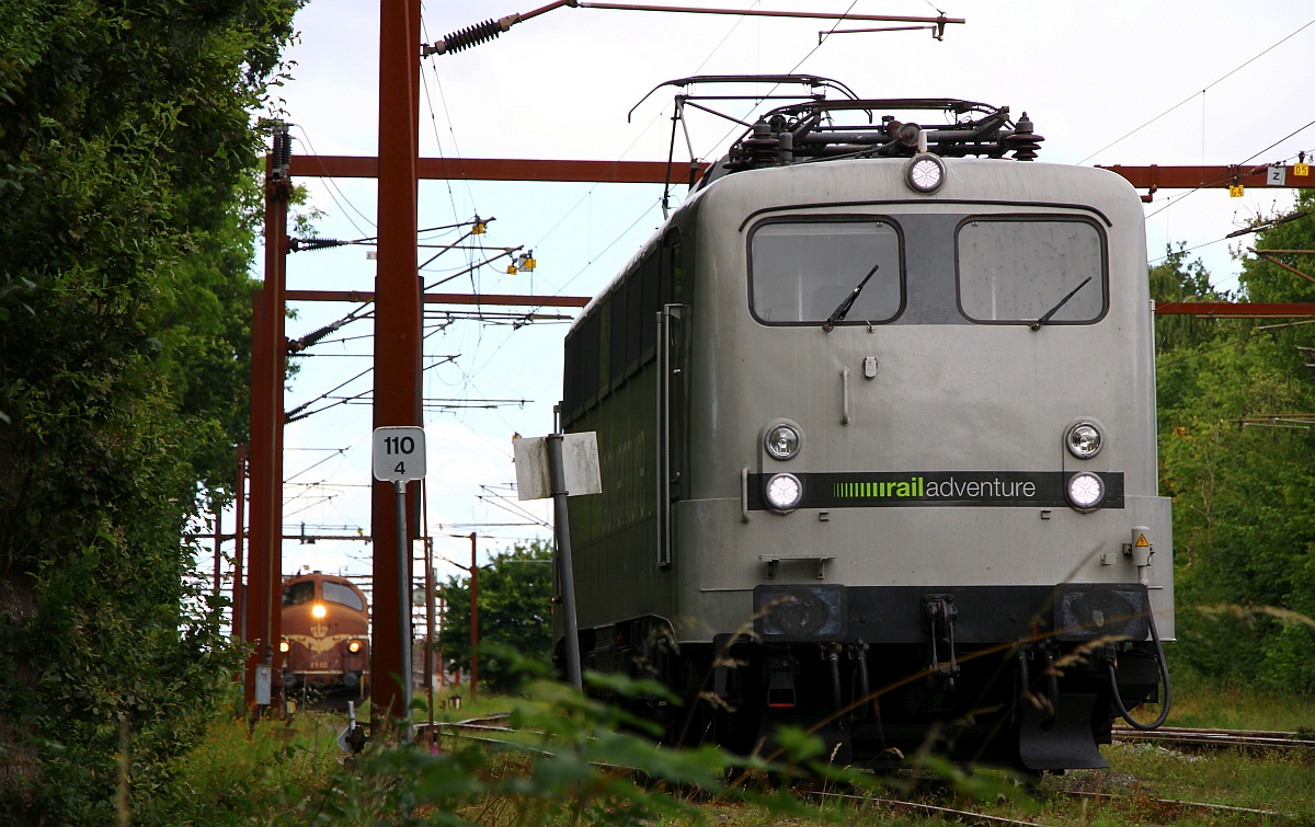 RailAdv 139 558 wird gerade aufgerstet, im Hintergrund die SRP MY 1148. Pattburg/DK 08.08.2022