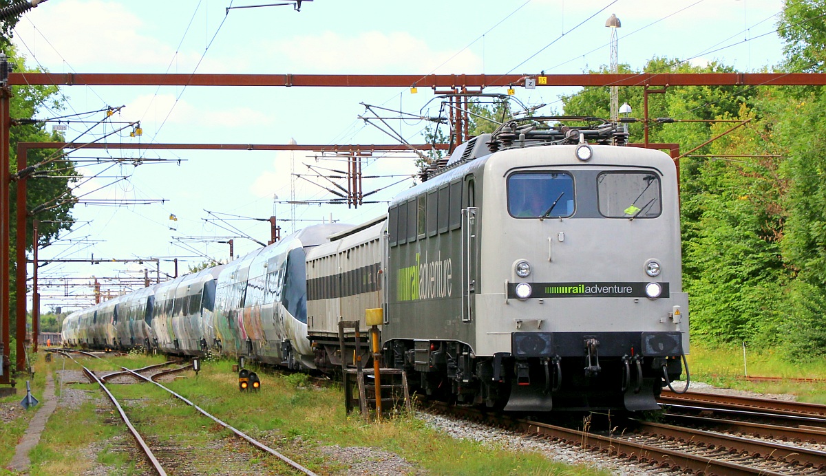 Railadventure 139 558-1 + RailAdv Habfis + 57/6723+19+22+17+16+05+11+07+04 + RailAdv Habfi als DbZ 42795 auf dem Weg nach Neumnster. Ausfahrt Pattburg/DK mit lautem Pfiff/Gru! 08.08.2022 (1)