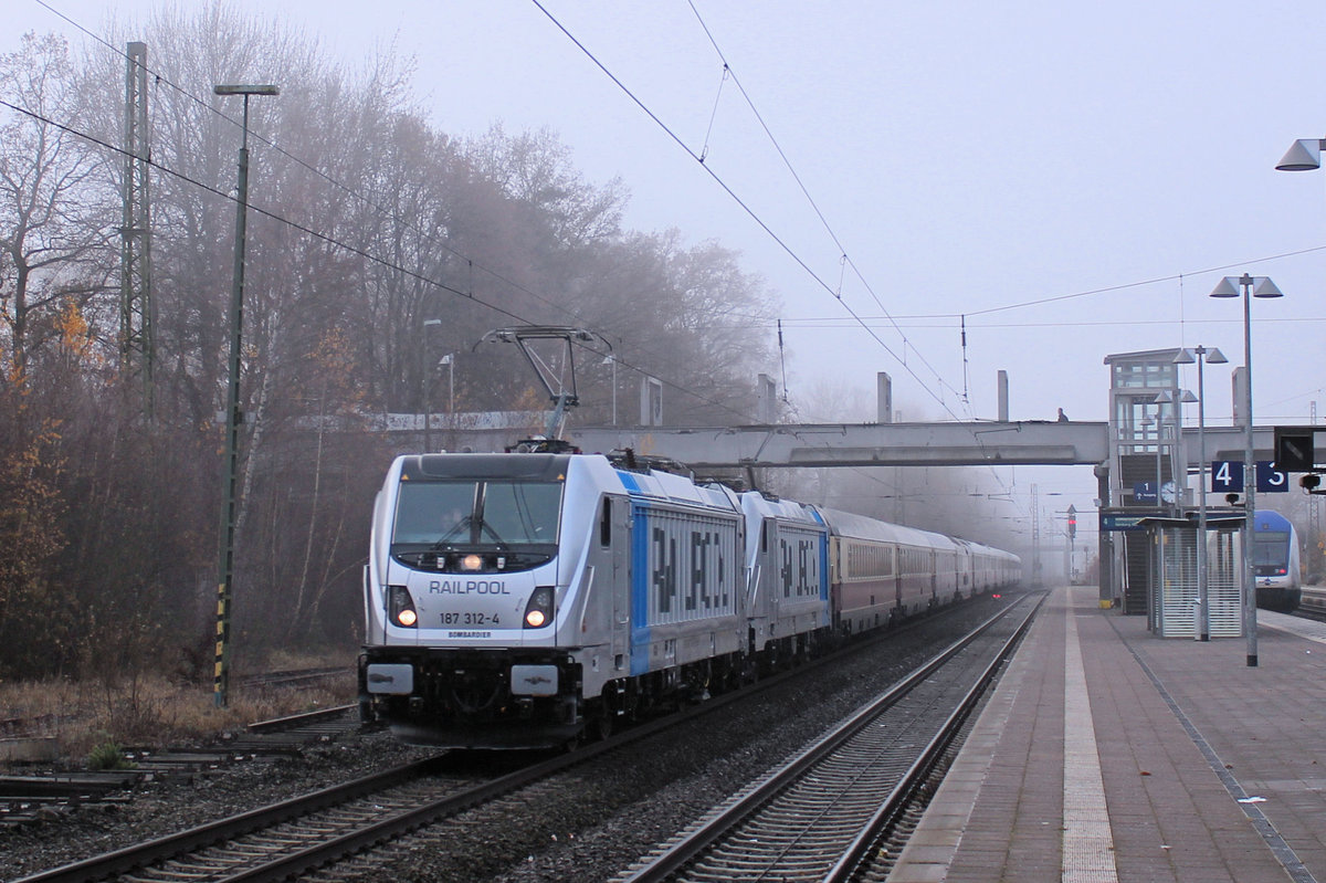 Railpool 187 312-4 u. 187 308-2 mit AKE Sonderzug zum Weihnachtsmarkt nach Hamburg und Lbek. Tostedt den 26.11.2016