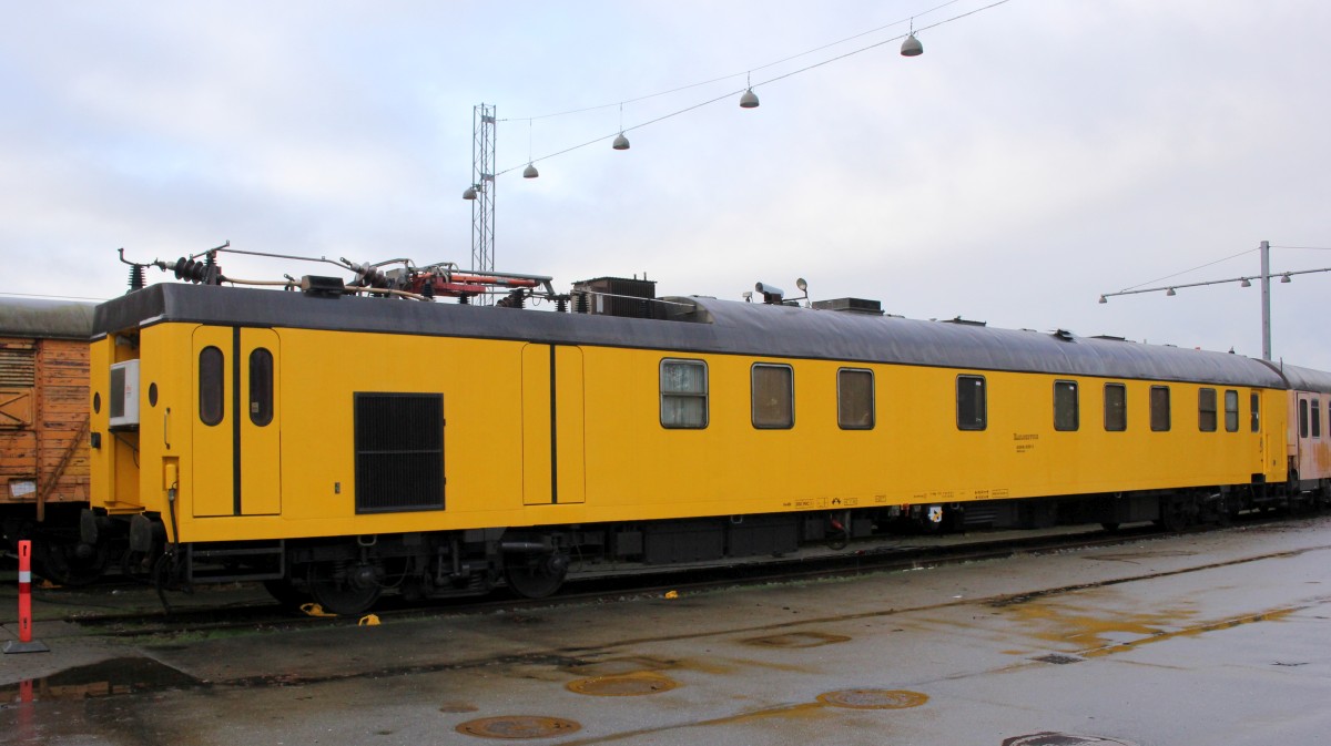 Railservice Målevogn(Messwagen) 60 86 99-92 001-2, REV/FA/20.06.18 abgestellt im Bhf Padborg/DK. 26.12.2019