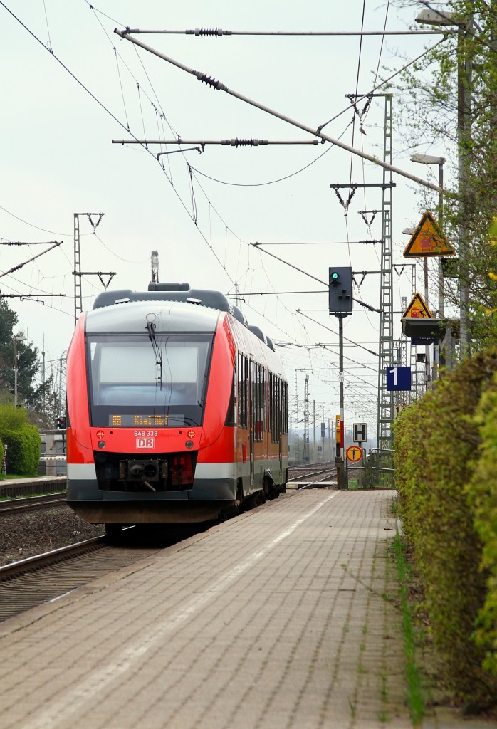 RBSH Lint 0648 338/838 verlässt hier Jübek Richtung Kiel, nächster Halt in ca 8min ist Schleswig. Jübek 10.04.2014