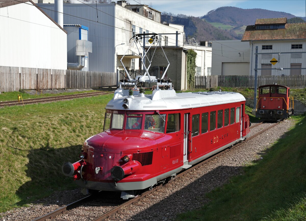 RCe 2/4 607 (OeBB)
Der Rote Pfeil der Oensingen Balsthal Bahn/OeBB mit dem neuen Anstrich als SBB RCe 2/4 607 in Balsthal am 22. Mrz 2023.
Foto: Walter Ruetsch
