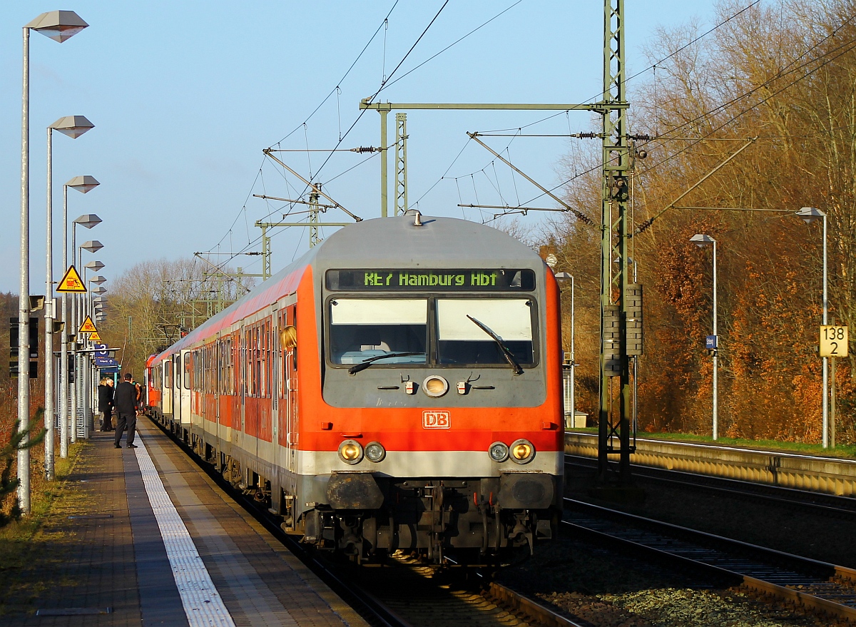 RE 7(ex RB)mit Schublok 6 112 145 auf dem Weg nach Hamburg. Schleswig 04.01.2015