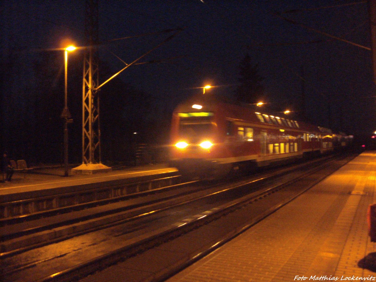 RegionalBahn im Bahnhof Landsberg (b Halle/Saale) am 10.11.14