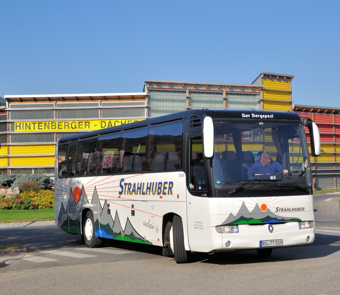 Renault Iliade von Strahlhuber Reisen / BRD im Herbst 2013 in Krems.