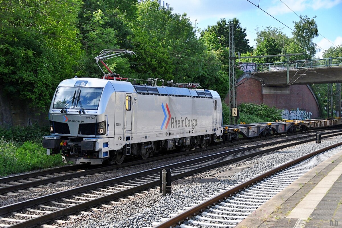 RHC 192 045-3 zog einen containerzug durch hh-harburg,02.06.22