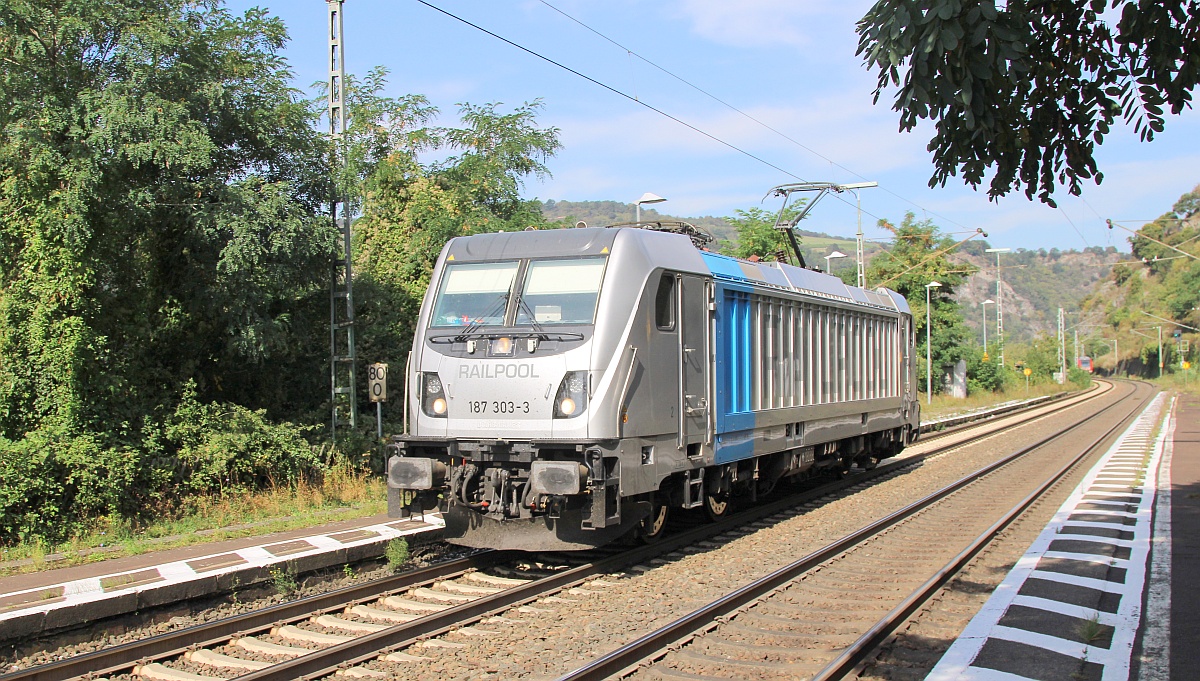 RP 187 303-3 auf Solofahrt durch Lorchhausen. 14.09.2021