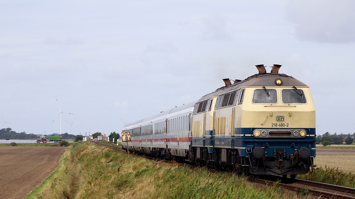 RPRS 218 480 + 489 mit IC 2375 Bü Triangel 15.08.2021