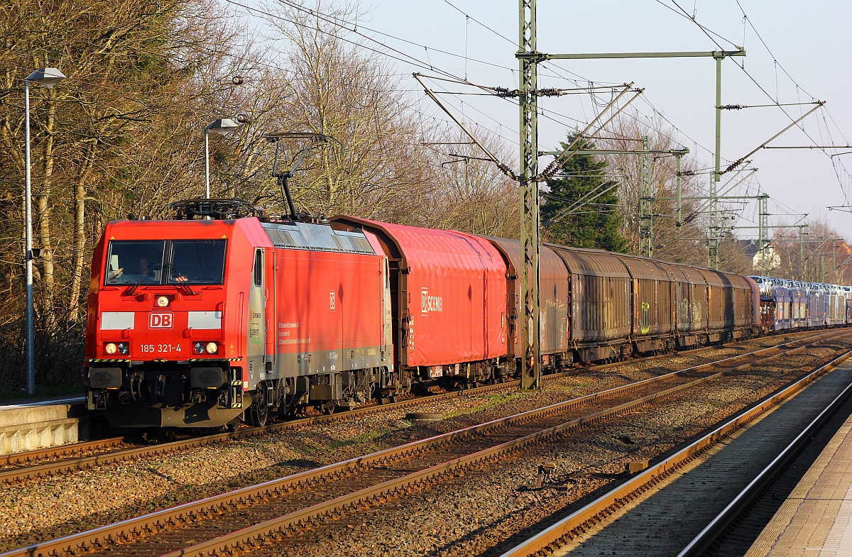 RSC 0185 321-4(REV/RMR/18.12.07, Verl/AM 9/30.11.15) rollt hier gaaaaanz langsam in Schleswig ein...Grund war eine Signalstörung. Schleswig 19.03.2015