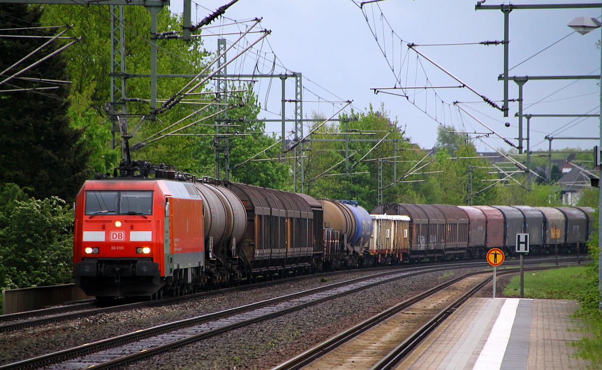 RSC/DBS EG 3101 rauscht hier mit dem EZ 44736 Richtung Padborg durch Schleswig. 08.05.2014