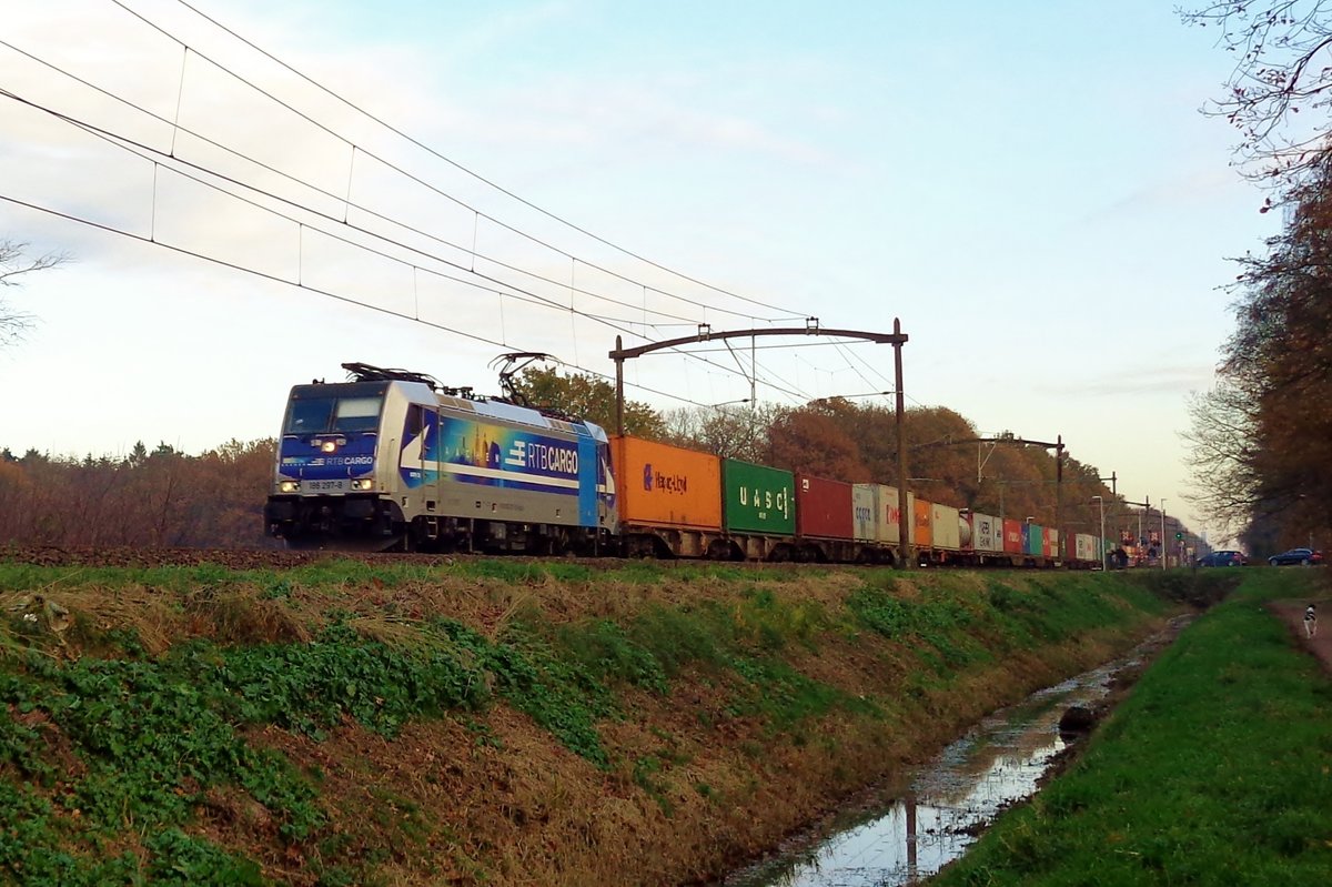 RTB 186 297 durchfahrt Tilburg Oude Warande am 23 November 2018. 