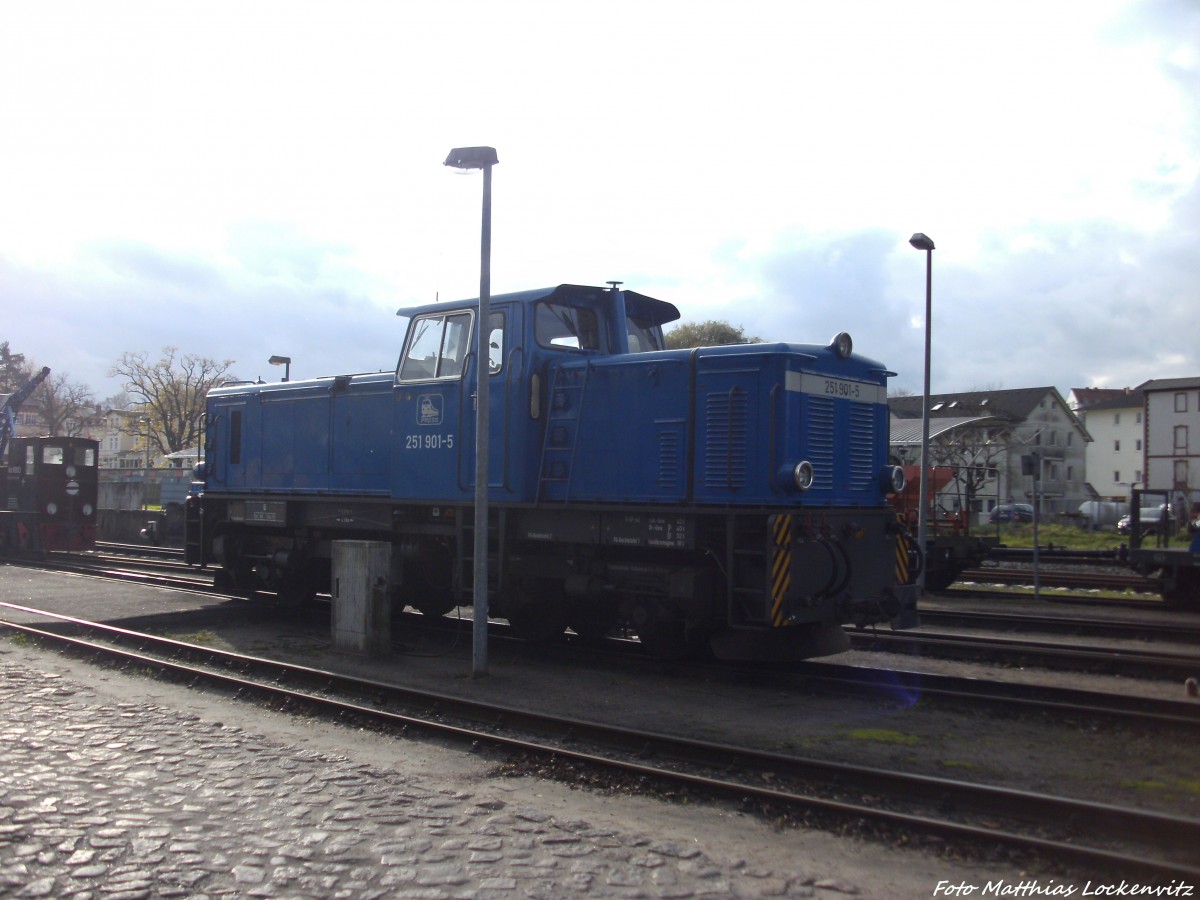 RBB 251 901 abgestellt am Kleinbahn BW P?utbus am 29.10.13