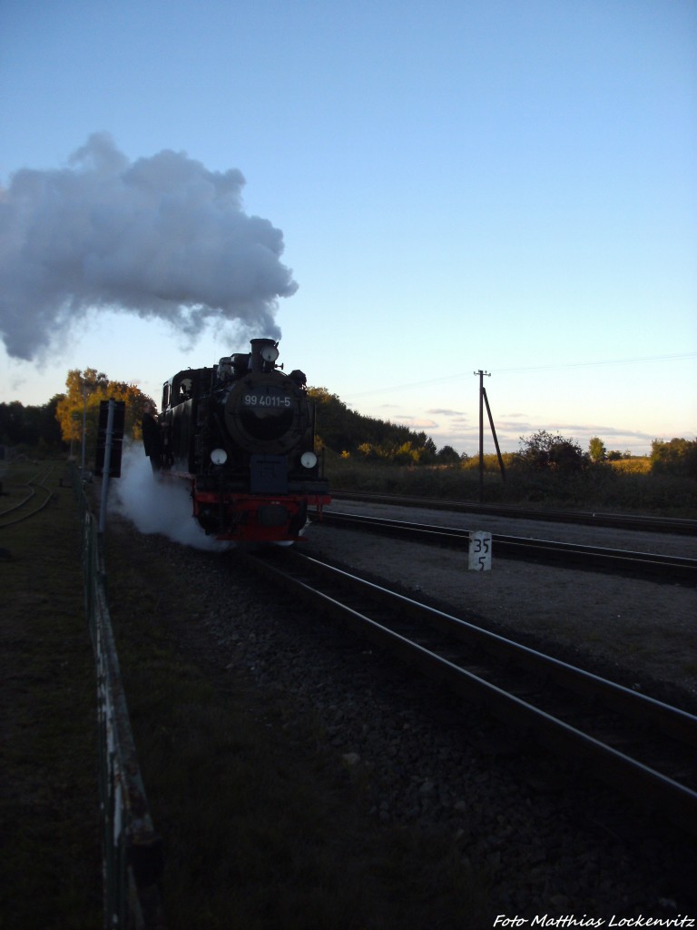 RBB 99 4011 auf Rangierfahrt im Bahnhof Putbus am 2.10.13