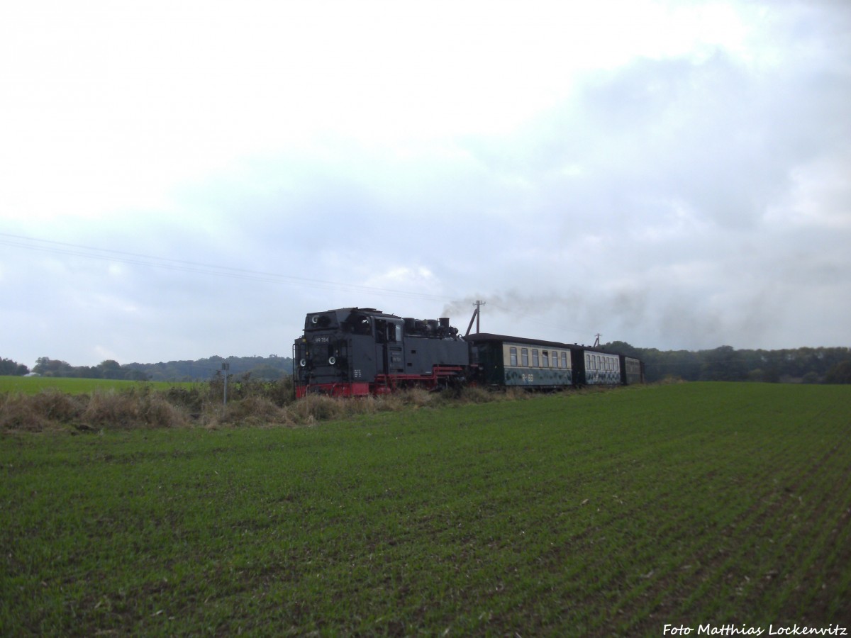 RBB 99 784 mit einem Personenzug unterwegs nach Ostseebad Ghren am 12.10.14