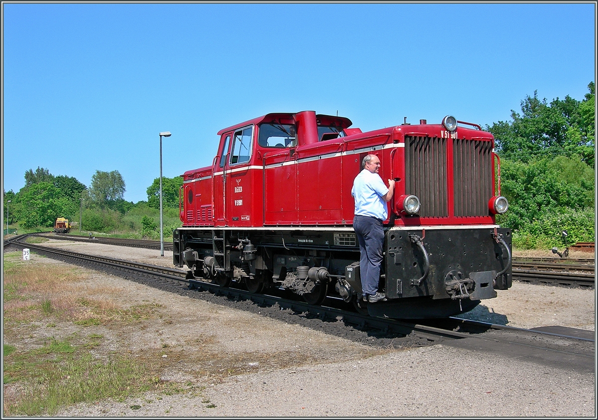 RüBB V 51 901 beim Rangieren in Putbus. 
8. Juni 2007 