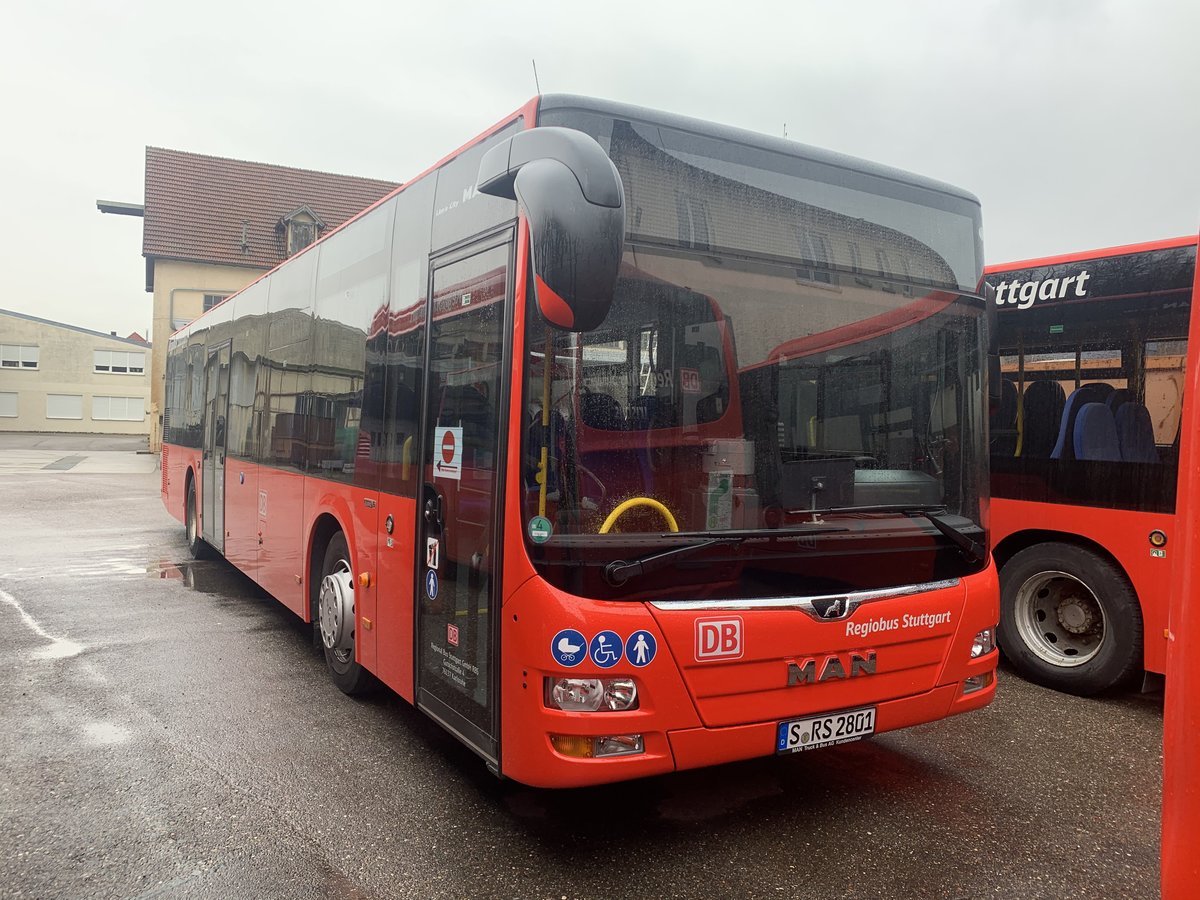 S-RS 2801 (Baujahr 2018) von Regiobus Stuttgart steht am 29.3.2020 auf deren Abstellplatz in Schwäbisch Gmünd.