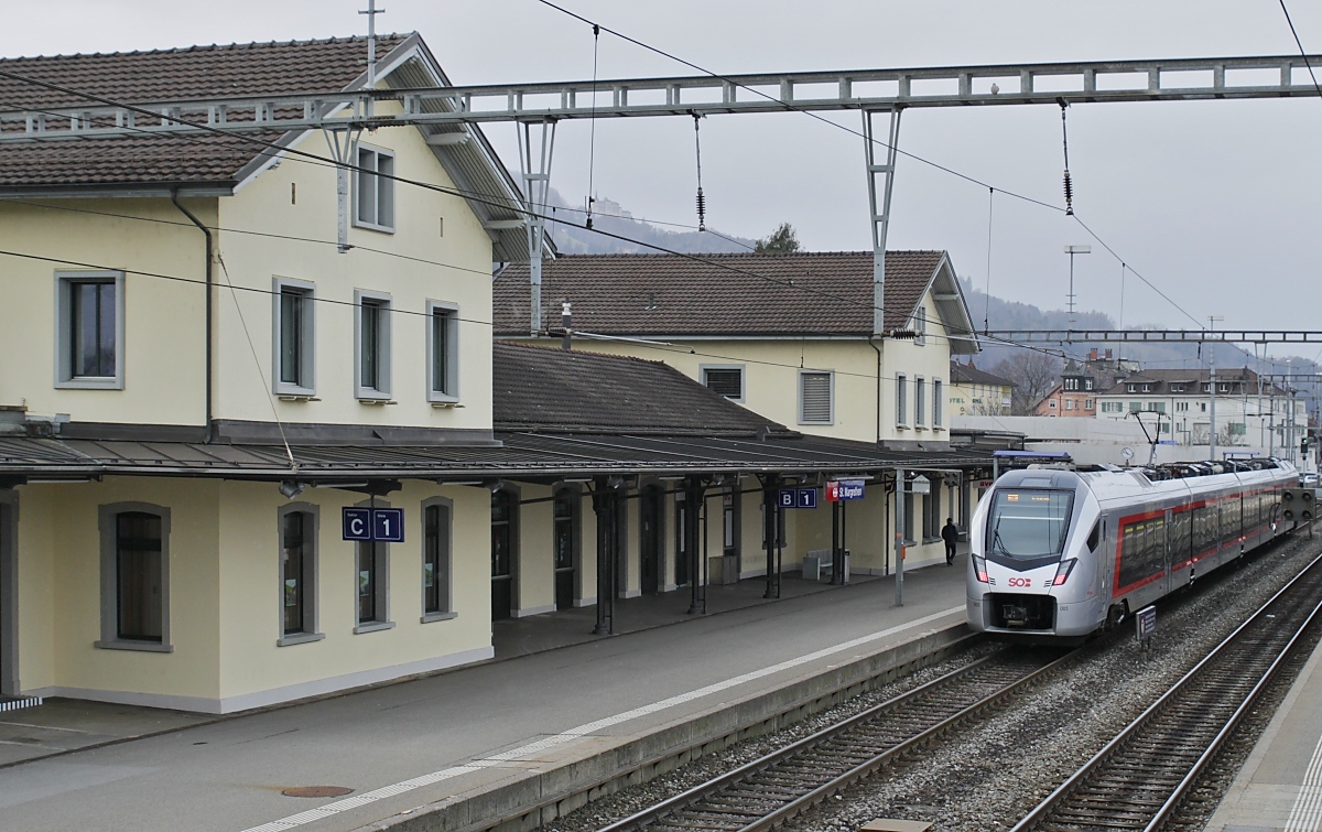 S26-BB-und-IGS-Minitreffen am 27.02.2023: Der Südostbahn-Flirt 526.003 fährt aus St. Margarethen aus