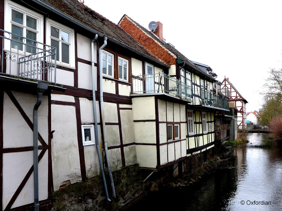 Salzwedel, Fachwerkhäuser am Kanal.