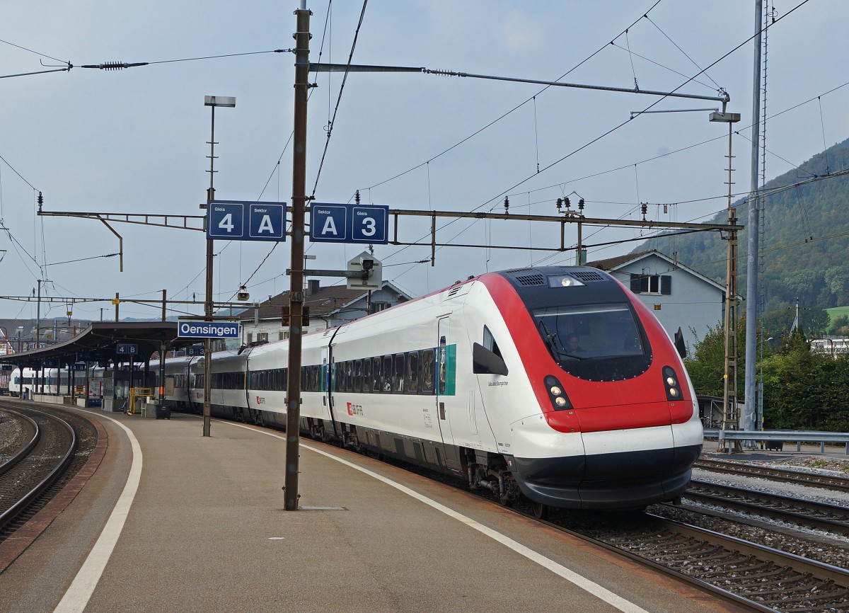 SBB: Biel-Konstanz mit ICN anstatt EW-lV oder gar EW ll-Pendel. RABDe 500 033 6 mit IR 2119 bei der Ausfahrt Oensingen am 11. September 2014.
Foto: Walter Ruetsch