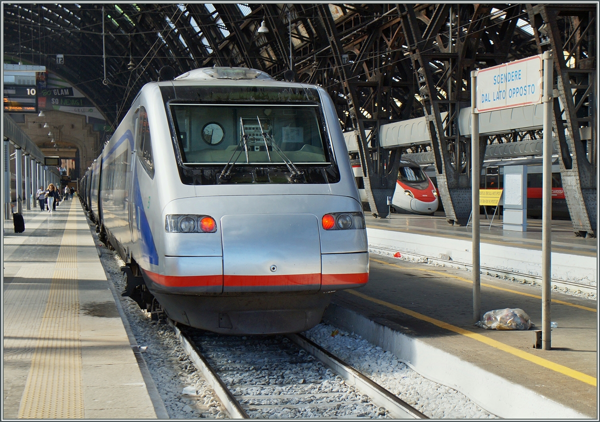 SBB ETR 470 in Milano, rechts davon, etwas verborgen ist ein ETR 610 zu erkennen. 
23. Sept. 2014