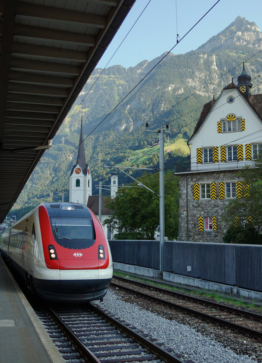 SBB: ICN Zürich-Lugano in Flüelen am 13. September 2016.
Foto: Walter Ruetsch