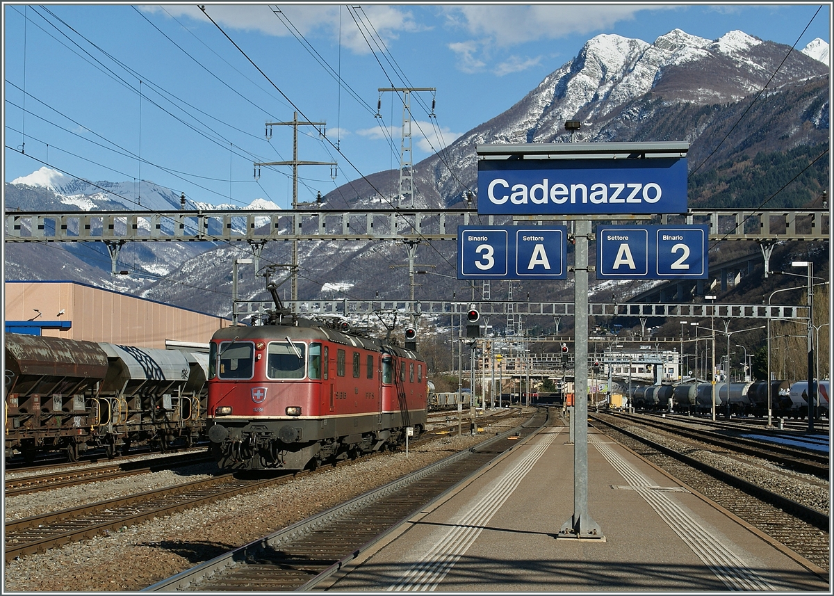 SBB Re 4/4 II in Cadenazzo.
19. Mrz 2013