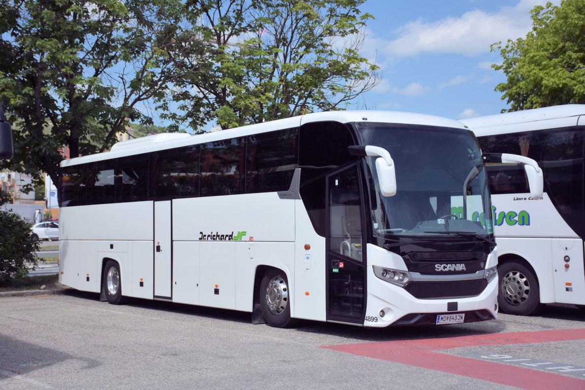 Scania Interlink von Dr. Richard Reisen aus Wien in Krems.