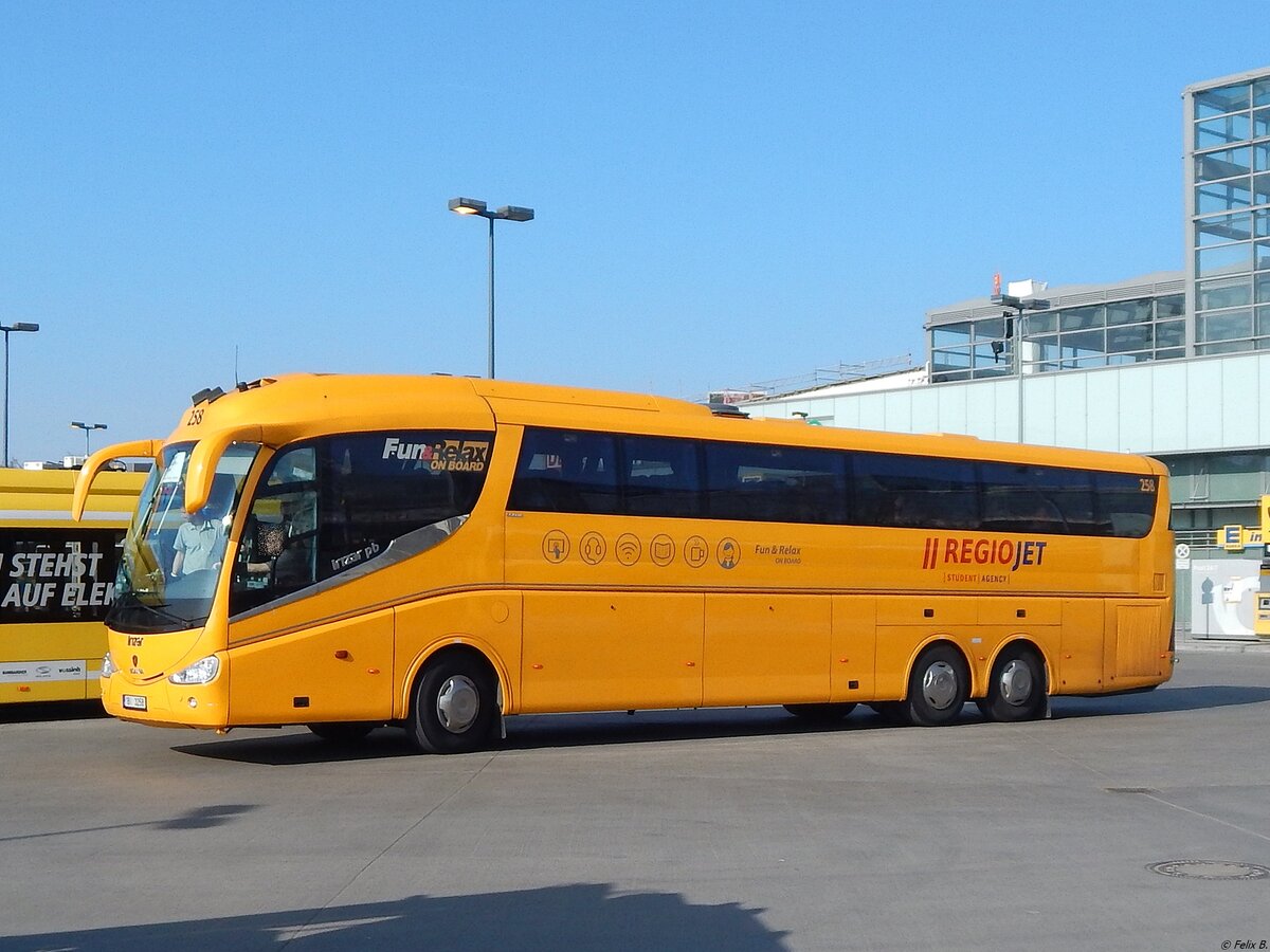 Scania Irizar von Student Agency aus Tschechien in Berlin.