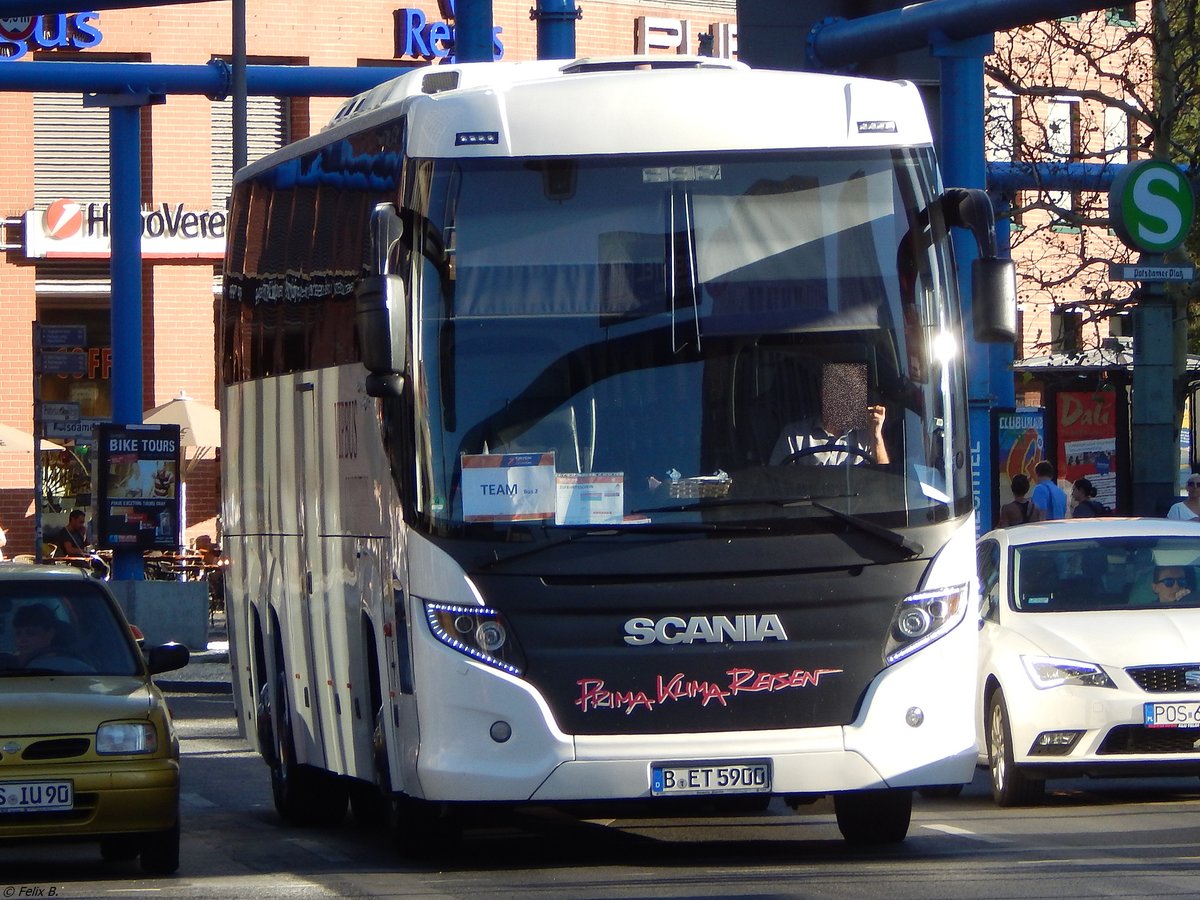 Scania Touring von Prima Klima Reisen aus Deutschland in Berlin.