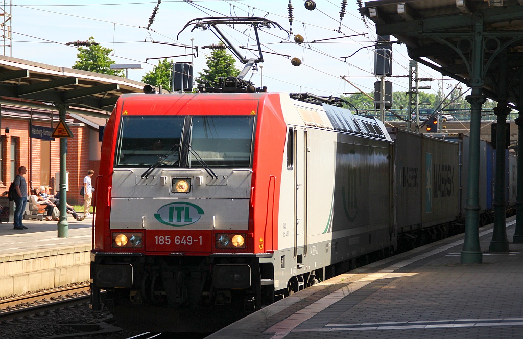 Schattenspiele mit der 185 649-1 von ITL. HH-Harburg 21.06.12