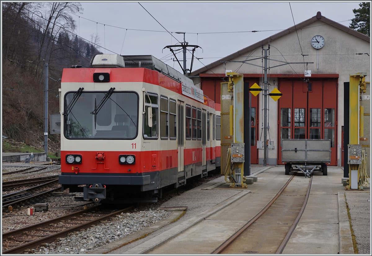 Schon ein Jahr Geschichte: die 75 cm Waldenburger Bahn. BDe 4/4 11 in Waldenburg. 

21. März 2021