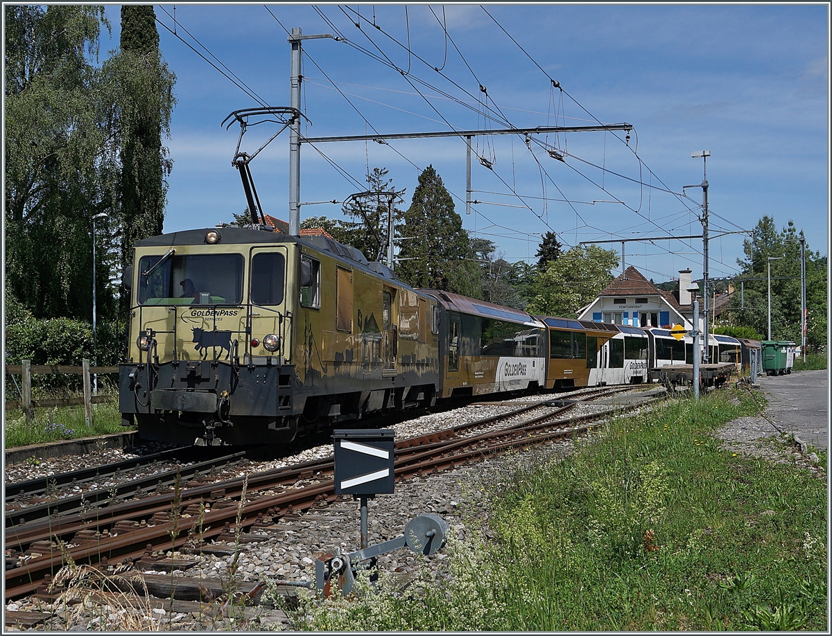 Seit dem Fahrplanwechsel sind die MOB GDe 4/4 nicht mehr im Plandienst, so dass ich mich entschloss hier noch ein zweites Bild der MOB GDe 4/4 6003 mit ihrem MOPB GoldenPass Panoramic bei der Durchfahrt in Fontanivent zu zeigen.

10. Mai 2020  